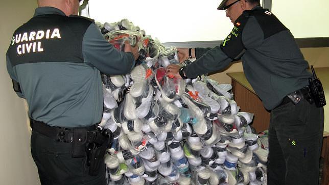 Zapatillas decomisadas por la Guardia Civil