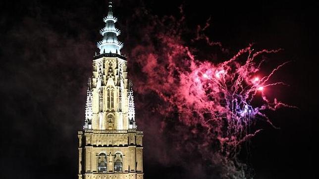 Fuegos artificiales para despedir el Año Greco