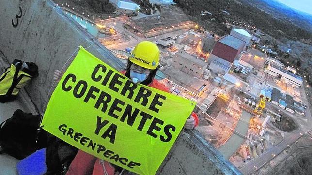 Absueltos los activistas de Greenpeace por el asalto a la central nuclear de Cofrentes