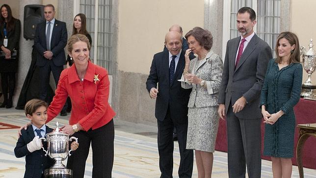 La Infanta Elena en el acto de entrega de los Premios Nacionales del Deporte 2013