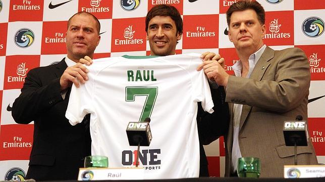 Raúl debutará con el Cosmos en abril