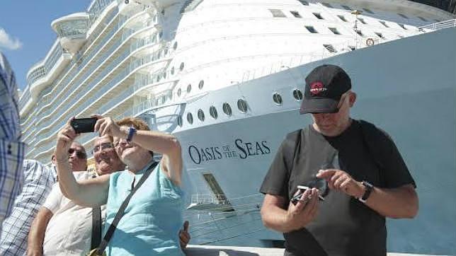 Los grandes cruceros elevan un 12 por ciento los pasajeros en el puerto de Málaga