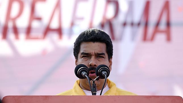 Baja la popularidad de Maduro ante la asfixia económica de Venezuela