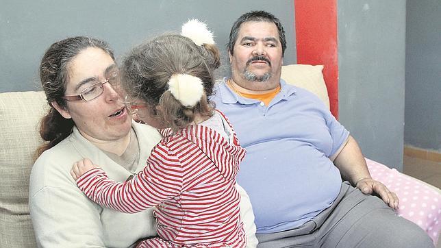 Un abuelo, en lucha contra la Junta para quedarse con su nieta