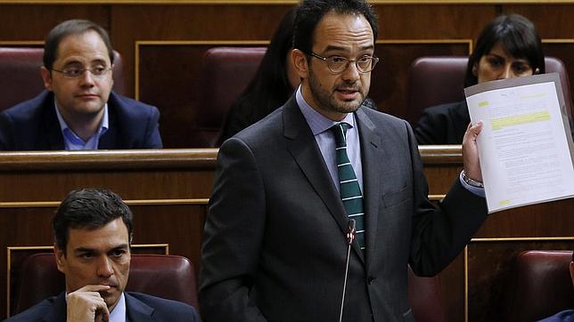 El PSOE acusa al Gobierno de «forzar» la dimisión de Torres-Dulce