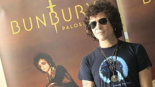 Enrique Bunbury presenta este jueves en Sevilla «Palosanto»