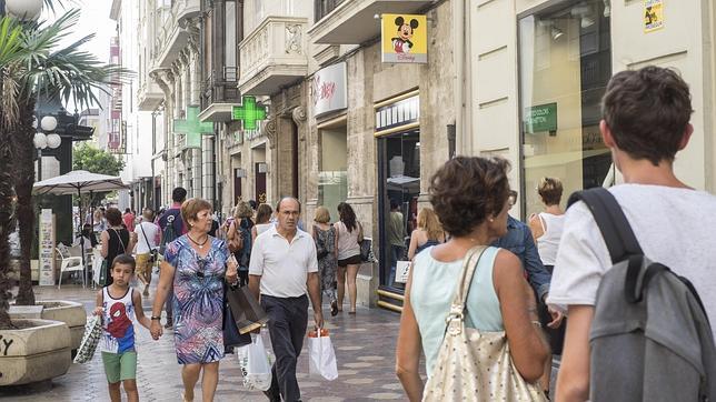 El sector servicios encadena catorce meses de ascensos