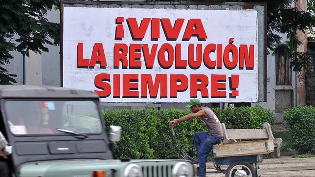 Fotografía de archivo de uno de los carteles de las calles de Cuba