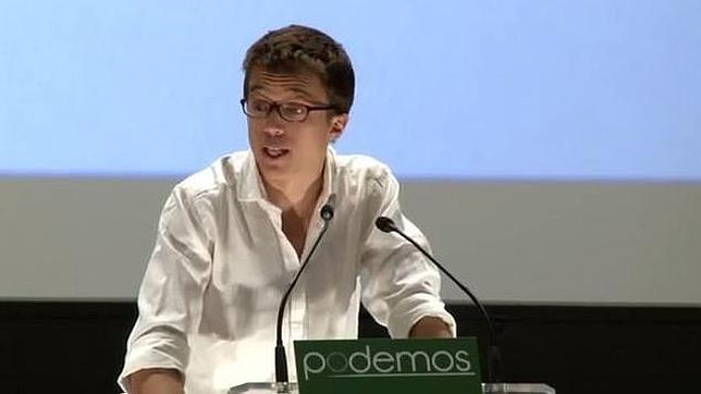 Errejón condena el ataque a la sede del PP, pero lo justifica en la «desesperación»