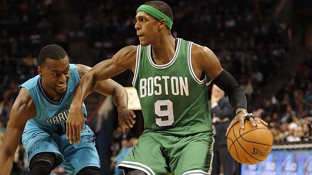 Rondo deja los Celtics y ficha por Dallas