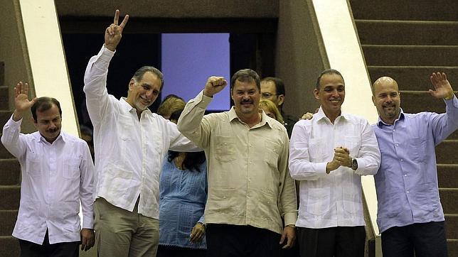 Fernando González, René González, Ramón Labañino, Antonio Guerrero y Gerardo Hernández, los agentes cubanos del grupo de «Los Cinco»