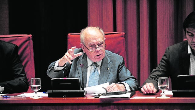 CiU y ERC evitan que Mas comparezca en la comisión del «caso Pujol»