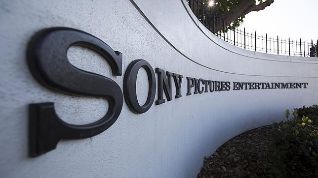 Sony amenaza a Twitter con denuncias si no impide que se sigan filtrando sus correos