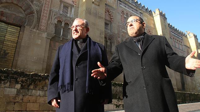 La Junta amenaza al Cabildo con acciones «legales» si no participa en la gestión de la Mezquita-Catedral