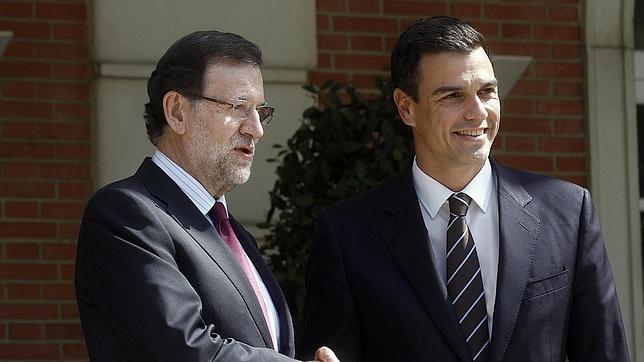 mariano rajoy con Pedro Sánchez el pasado julio, tras ser elegido el líder socialista