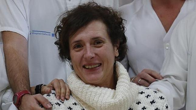 La auxiliar de clínica Teresa Romero, el día que le dieron el alta en el hospital Carlos III de Madrid
