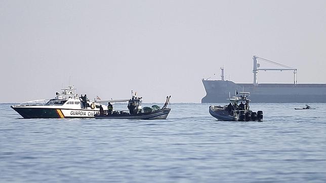 La Policía gibraltareña y la Navy hostigan a pesqueros españoles