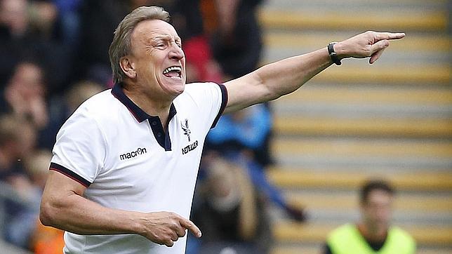 Neil Warnock, primer técnico despedido en la Premier League