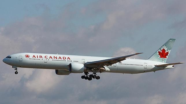 Un avión de Air Canadá sufre un incidente en pleno vuelo y tiene que dar media vuelta