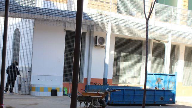 Acciones de mantenimiento en los colegios de Alcalá de Guadaíra