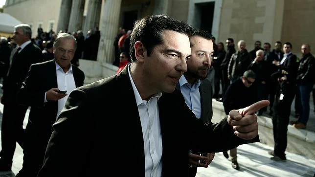 El líder de Syriza, Alexis Tsipras, a la salida del Parlamento griego el pasado 29 de diciembre
