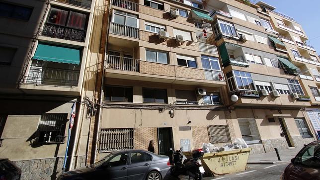 Fallece un hombre en el incendio de su vivienda tras rescatar a su mujer y dos hijos