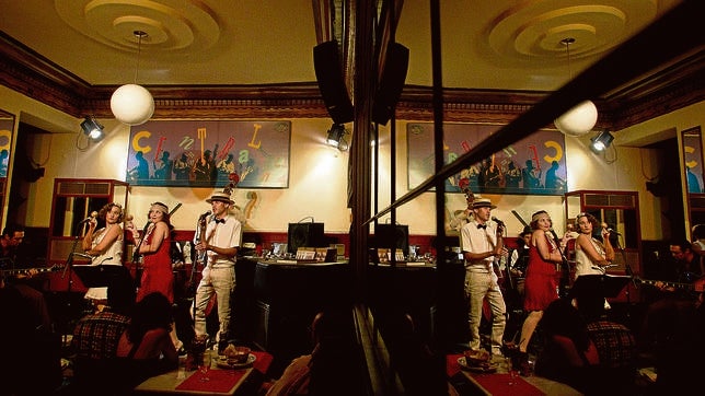 El Café Central, en acción