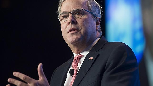 Jeb Bush deja sus cargos de asesor para centrarse en su carrera a la presidencia