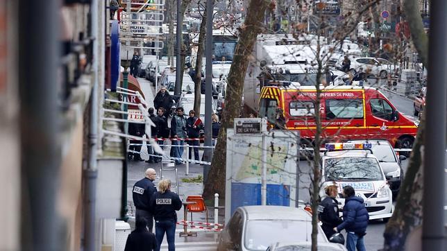 Imágenes de los instantes después del tiroteo en el sur de París