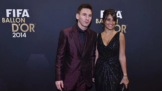 Messi y su pareja, Antonella Roccuzzo, antes de la gala del Balón de Oro