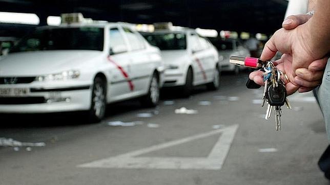 Madrid tendrá este mes 82 plazas de taxi más, 51 de ellas en la calle Serrano