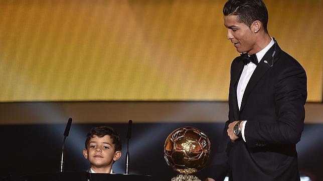 Cristiano y su hijo, en la gala del Balón de Oro