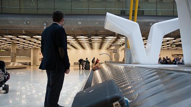 El autobús que conectará Toledo con Barajas estará en marcha este primer semestre