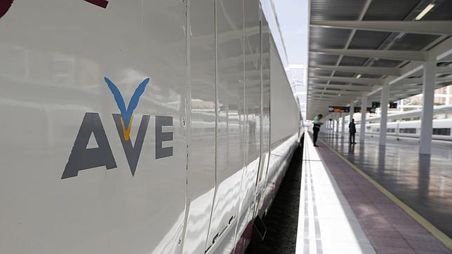El AVE transportó en 2014 a más de 29 millones de viajeros