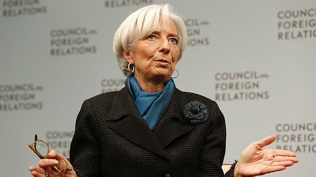 Lagarde dice que la caída del petróleo y el alza de EE.UU. no cura la debilidad global