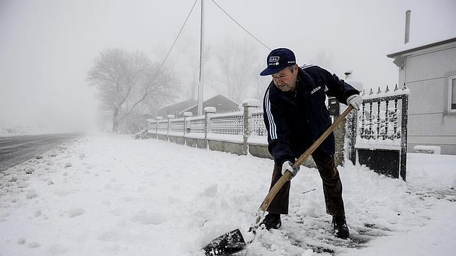 La nieve deja a casi 1.800 escolares gallegos sin clase