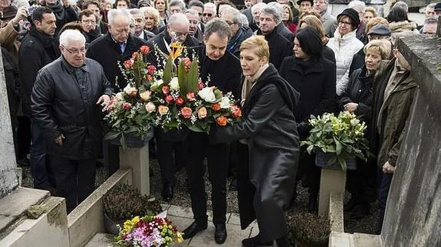 Zapatero visita la tumba de Azaña en Francia