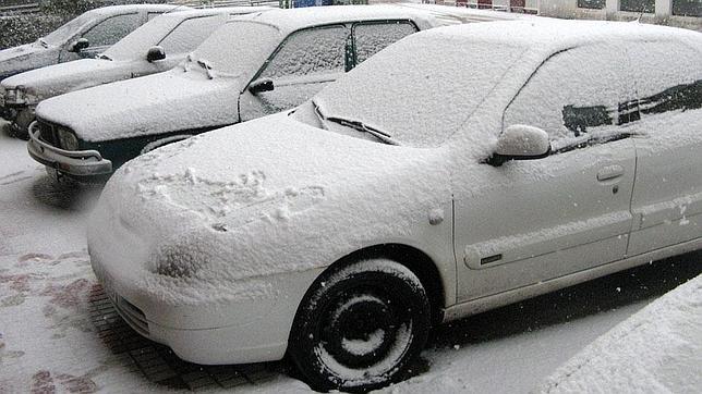 Las bajas temperaturas afectan mucho más de lo que pensamos a nuestro vehículo, sobre todo si aparcamos a la intemperie.