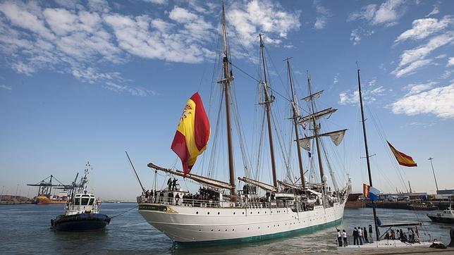 El comandante de Elcano tilda de «indignos» a los marineros del alijo de coca