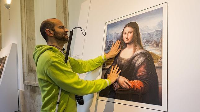 El Museo del Prado se mira, pero sí se toca