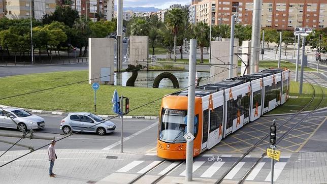 Infraestructuras ha invertido en un año más de 30 millones de euros en la línea 9 del TRAM