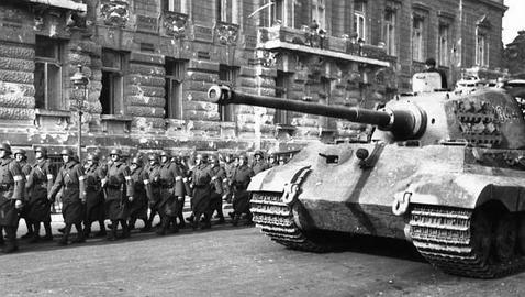 El Sherman no era rival para el Tiger II,en la imagen (Bundesarchiv)