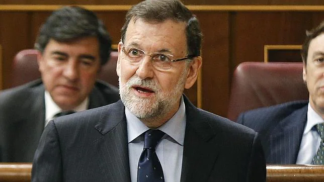 Rajoy acusa a Pedro Sánchez de estar en una competición con IU y Podemos