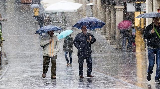 Media España estará este jueves en alerta por nieve, olas, frío y viento