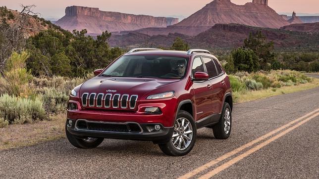 El nuevo Jeep Cherokee Business incrementa la dotación de serie de la versión de acceso Longitude.