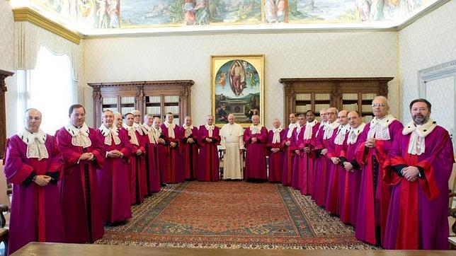 El Papa recuerda a los jueces eclesiásticos que la falta de fe hace nulo un matrimonio