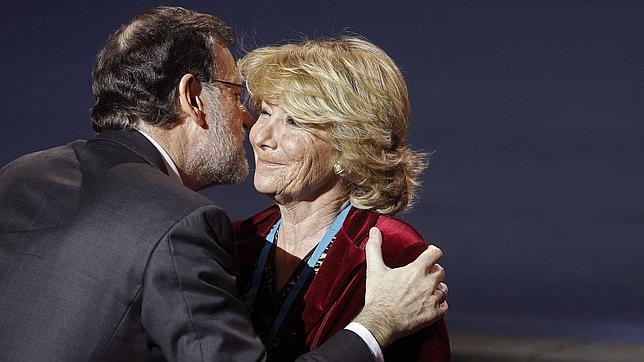 Aguirre y González piensan ya en la campaña a la espera de Rajoy