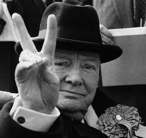 Churchill, el líder que temía a los ovnis y desayunaba whisky