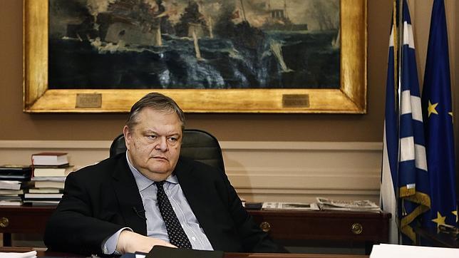 Venizelos: «Los votos de Papandreu favorecerán a Amanecer Dorado»