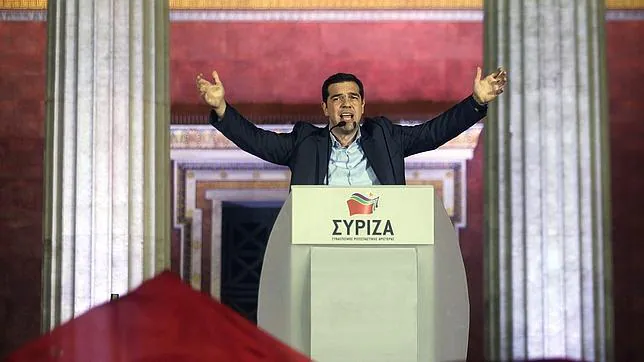 El líder de Syriza, Alexis Tsipras, durante su discurso tras conocer la victoria